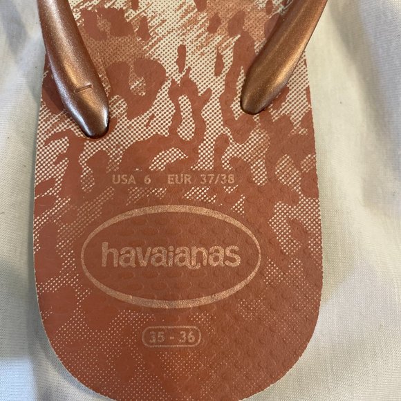 Havaianas Pink Sandals (Size 6) - Picture 2 of 3